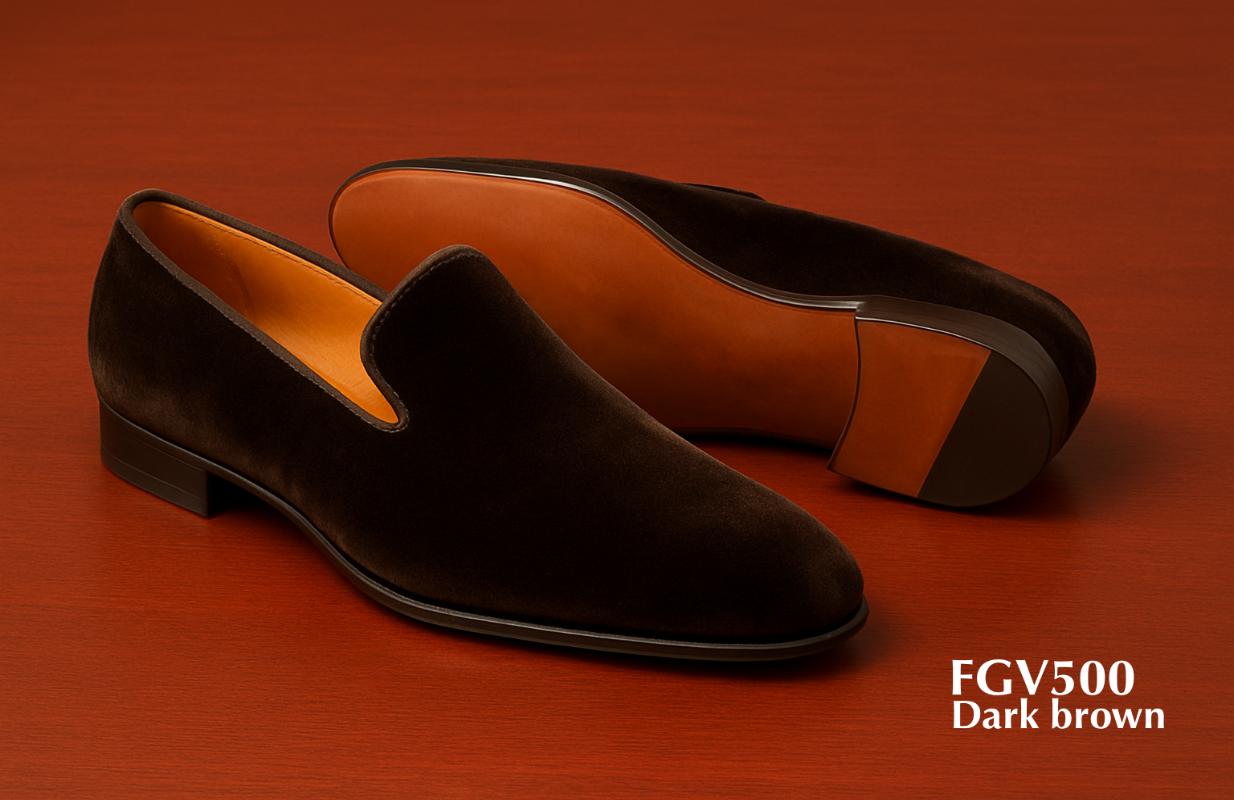 dunkelbraune-samt-slipper